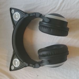 Brookstone Wireless Cat headphones